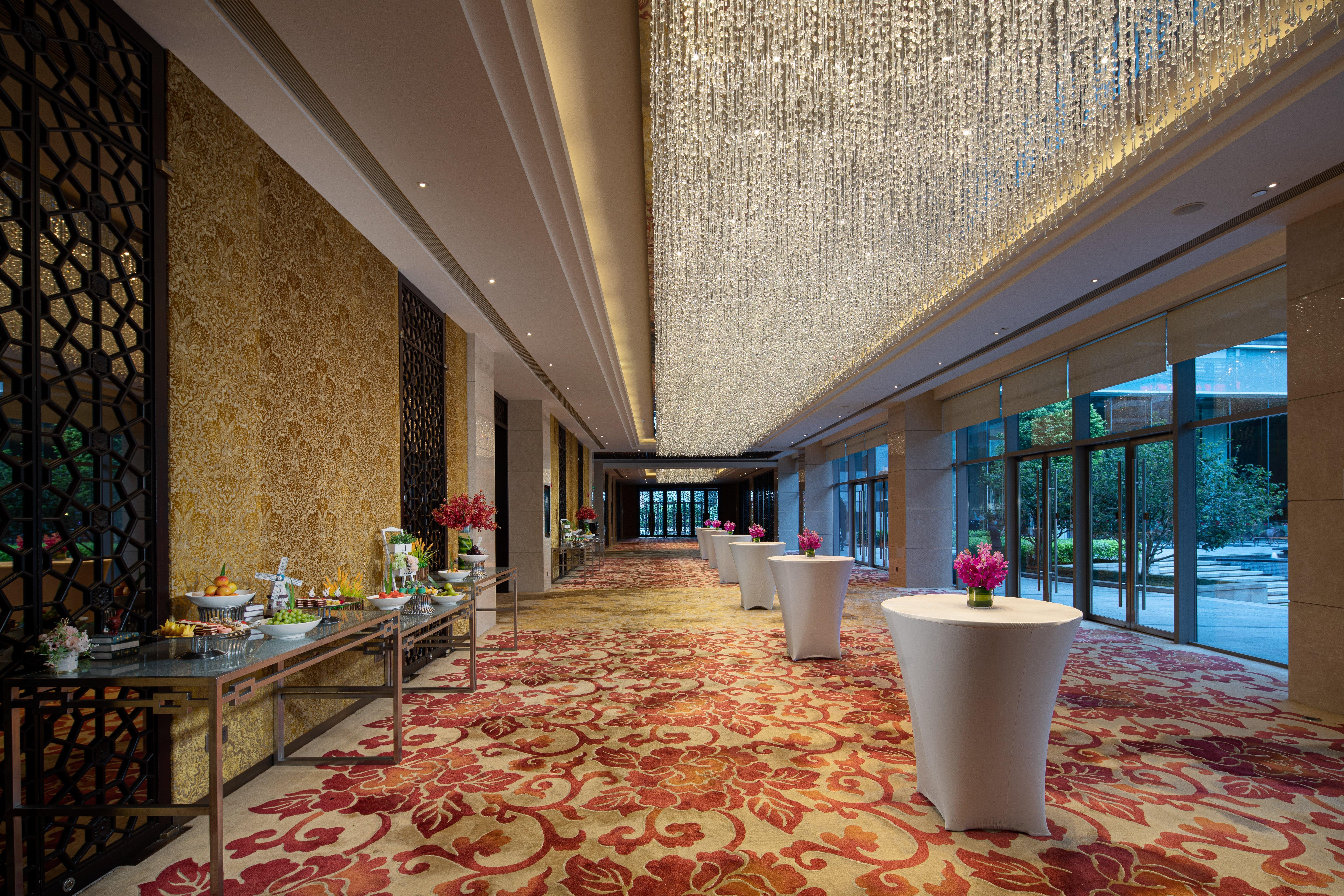广州花都皇冠假日酒店 酒店 5*