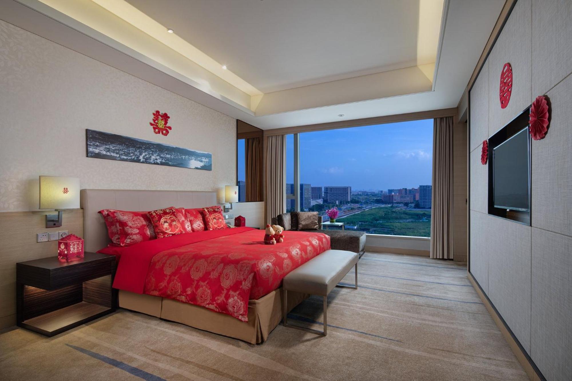 โรงแรม Crowne Plaza Huadu By Ihg - Free Shuttle Bus Between To Exhibition Center During Fair 5*